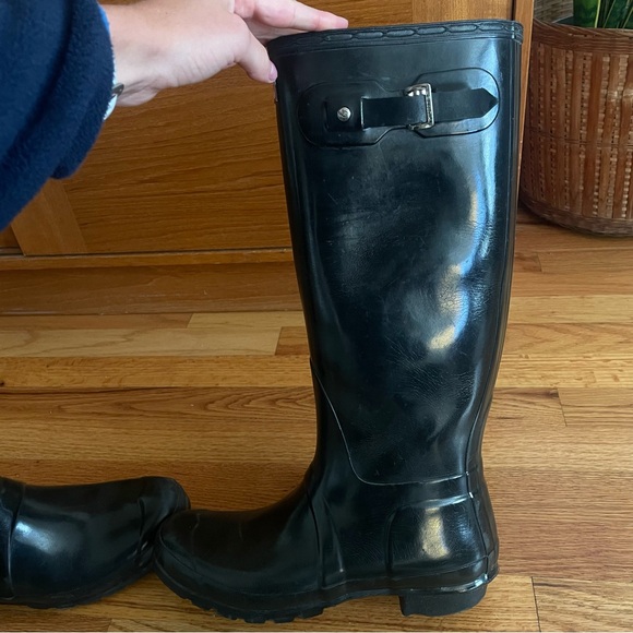 Tall Black Glossy Hunter Rainboots - Picture 3 of 10
